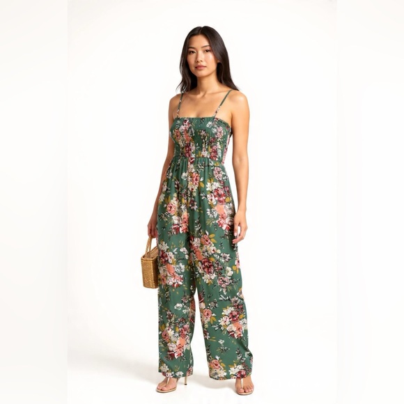 Band Of The Free Pants - Band of the Free (Band of Gypsies)
Floral Wide Leg Jumpsuit
Size Medium